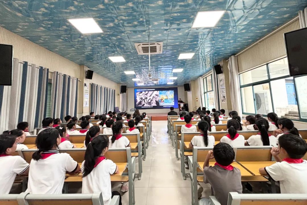 走近AI魔法世界丨AI科普活动走进合肥市十里庙小学