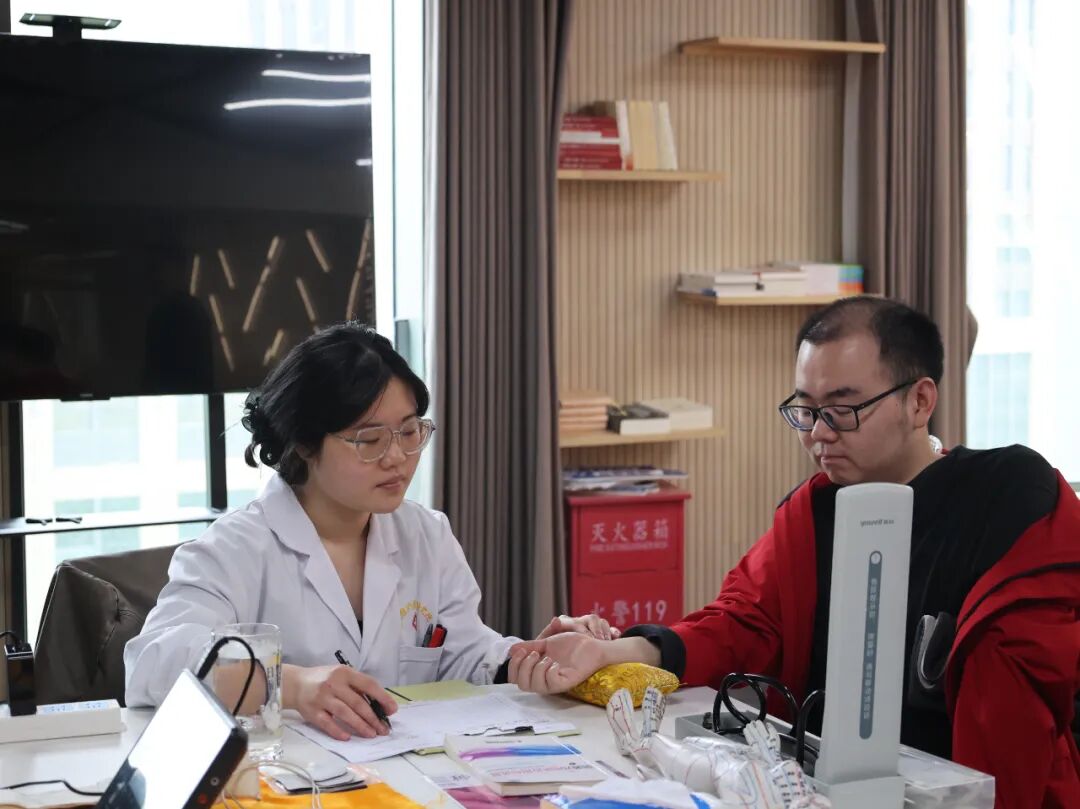 中医针灸与亚健康调理义诊活动顺利举办